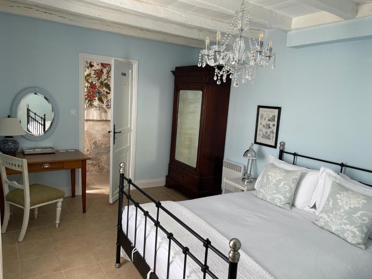 Maison Hirondelles Gites Mezieres-sur-Issoire Eksteriør billede